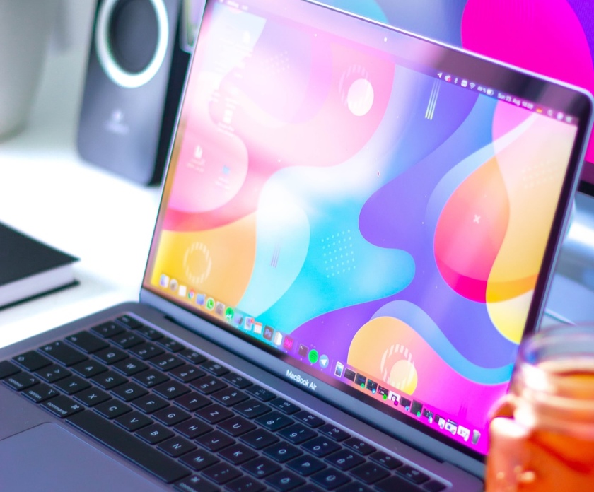 Vad är Skillnaden Mellan Macbook Air Och Pro